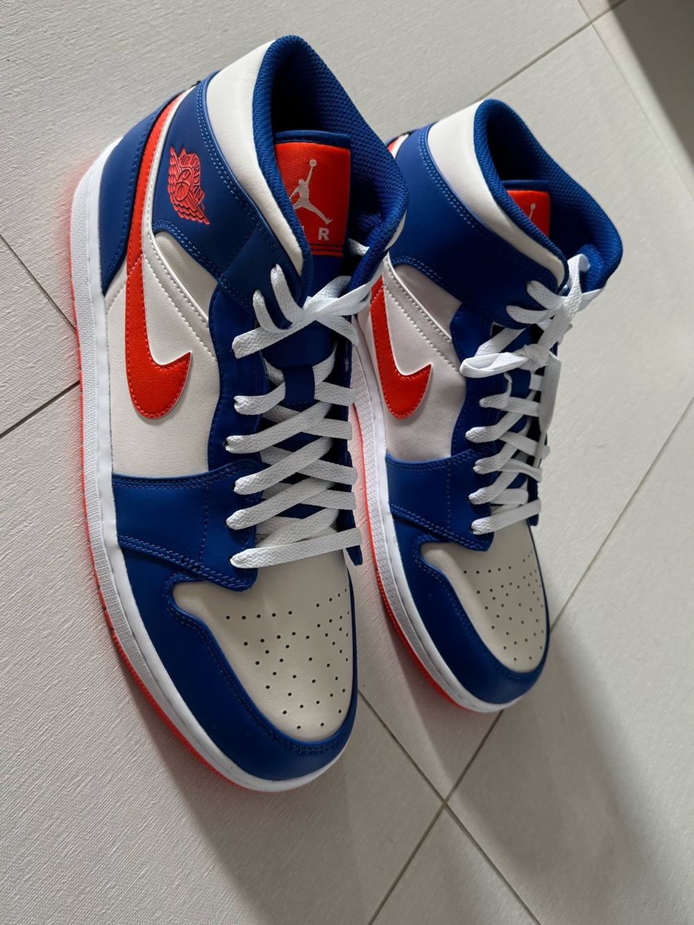 Nike Air Jordan 1 Mid - White / Blue / Red